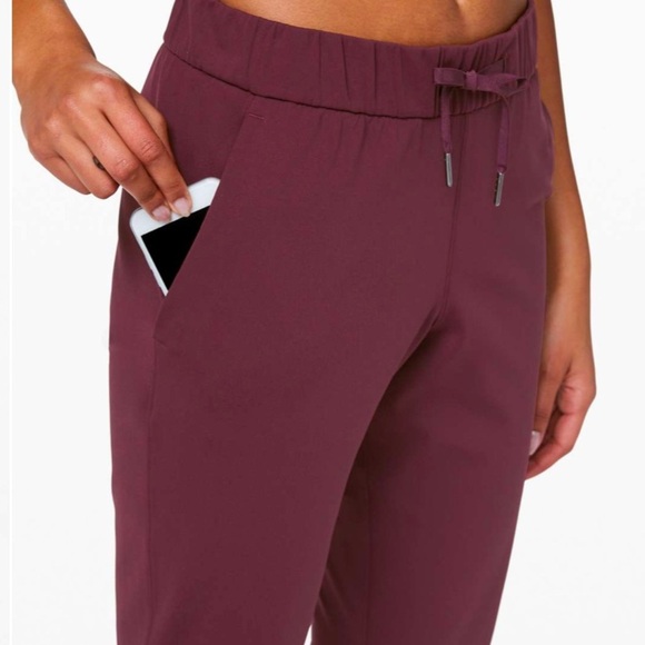 Lululemon Burgundy Joggers On the Fly Pants EUC xs small size 4 - Picture 2 of 6